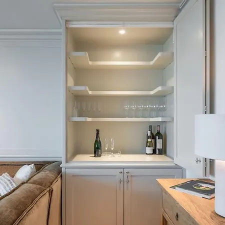 3 Met Zeezicht In Appartement *